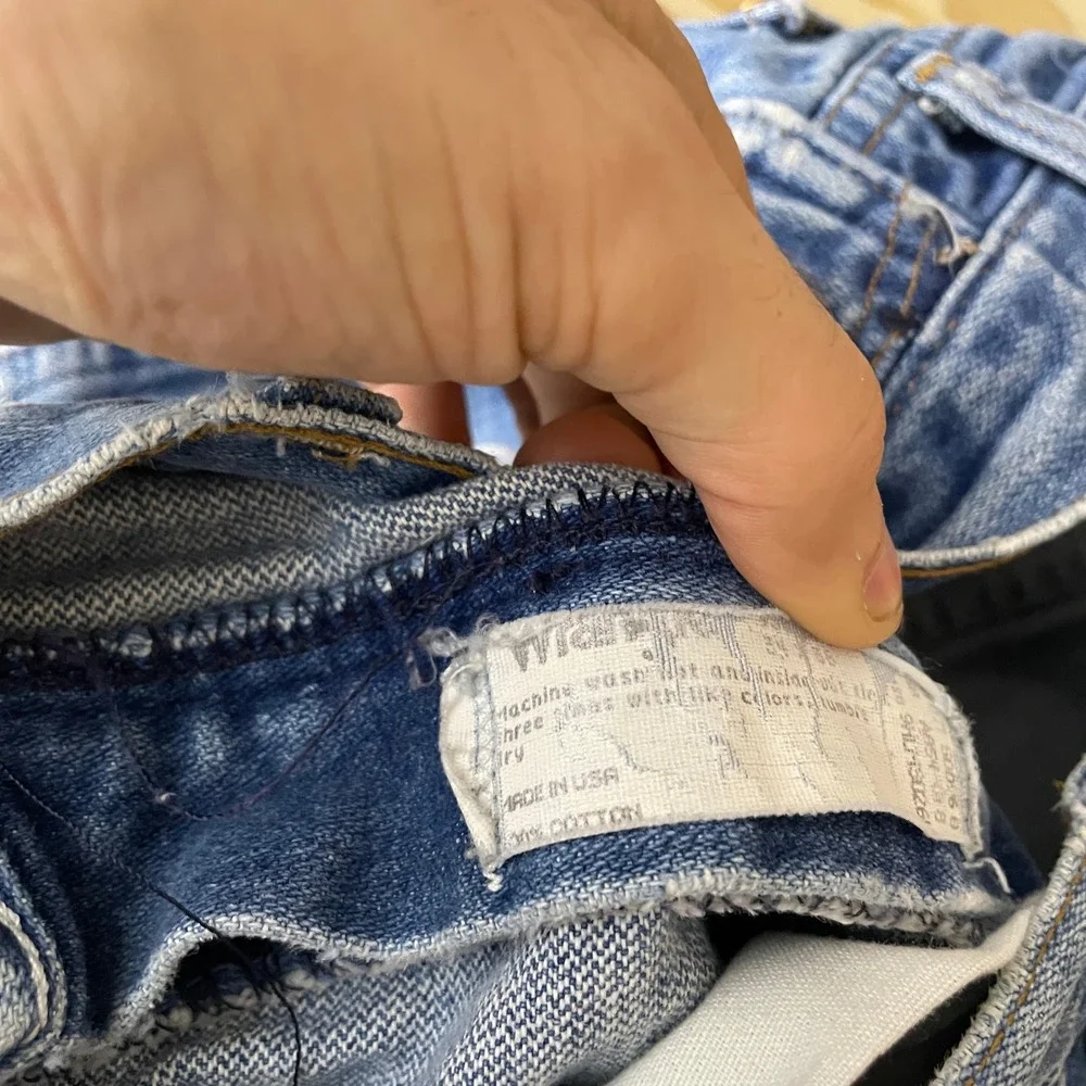 Vintage Wrangler Jeans Mens 32x36 Whisker Fade Distressed Made in USA 936DEN